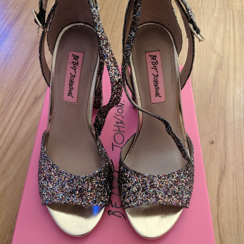 Betsey Johnson Glissten 6.5 heels Rainbow Glitter